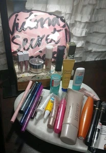 Cosmetics Lot  Beauty Deluxe Mini &Full Sz Makeup Skincare Bonus  Bag - Picture 1 of 7