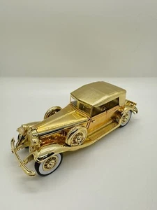 Signature Model 1932 Chrysler LeBaron 1:32 Die-Cast Gold w/COA - Picture 1 of 6