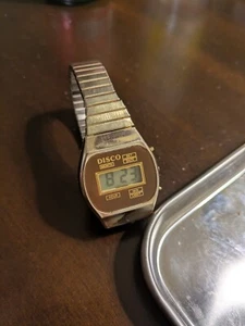 disco digital watch red gold gold band pins new battery retro 70s 80s vintage - Picture 1 of 10