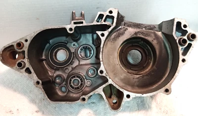 Yamaha IT 465 490 YZ 465 490 Left Engine Crank Case 3R5-W1511-01-00 - Image 1 of 4