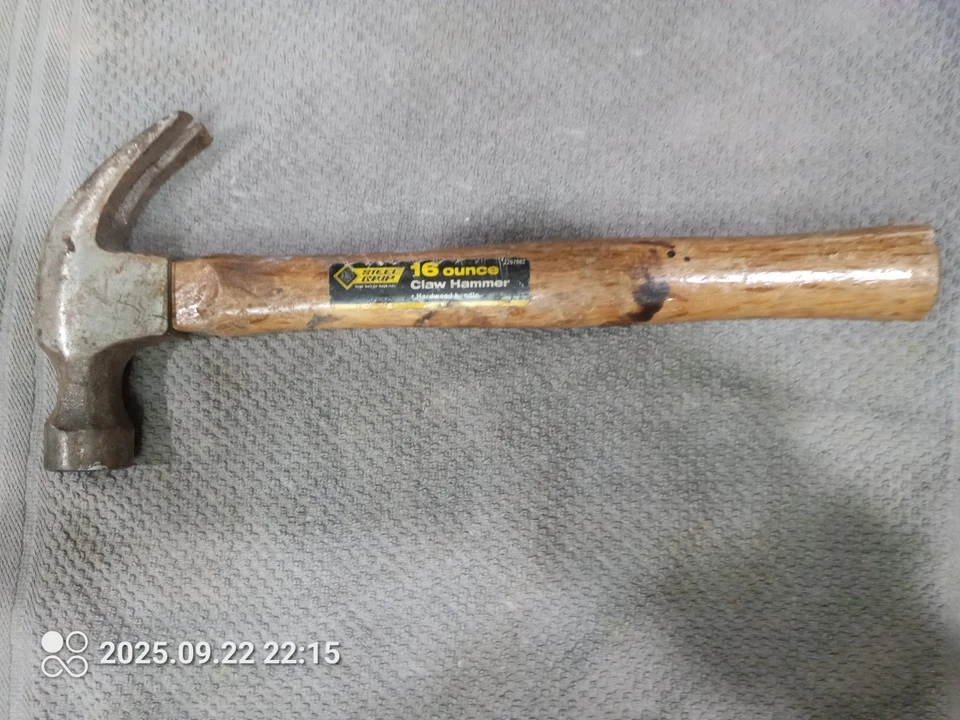 Empuñadura de acero 16 OZ garra martillo mango de madera dura Foto 1 de 4