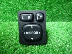 TOYOTA Vitz 2012 DBA-NSP130 Door Mirror Switch 8487028020 [Used] [PA39216439] - Picture 1 of 5