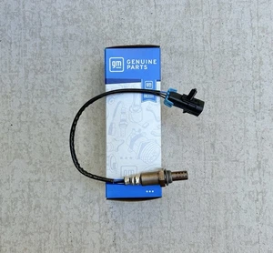 Genuine GM 2002 2007 Cadillac Chevrolet GMC Hummer Pontiac Heated Oxygen Sensor - Picture 1 of 2