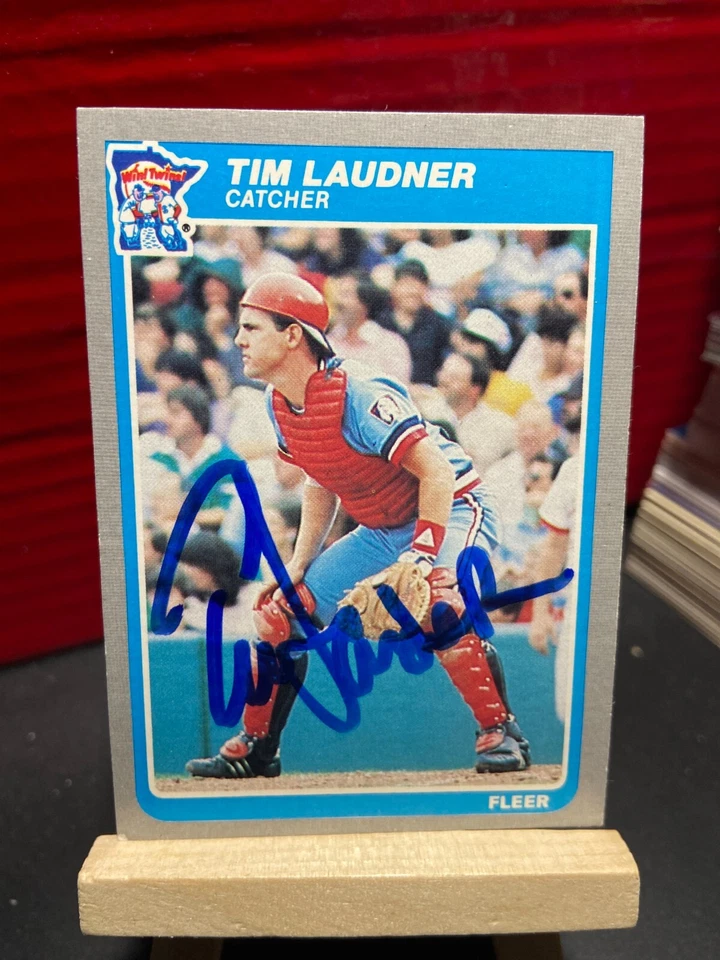 1985 Fleer #283 Tim Laudner autograph bad corner - Image 1 of 1