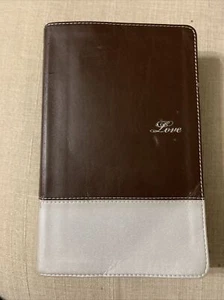 NIV Couples Devotional Bible Imitation Leather Italian Duo-Tone Brown & Silver - Foto 1 di 11