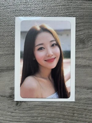 LOONA ++ [PLUS PLUS] Yves Album Photocard First Press - Image 1 of 2
