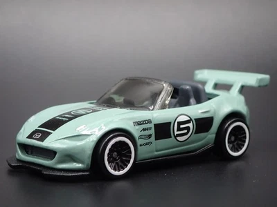 2015-2025 Mazda MX5 Miata Convertibile ND 1:64 Diorama Scala Pressofuso Vettura - Immagine 1 di 4