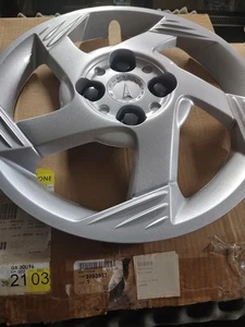 Genuine GM Wheel Cover 9593531 - Picture 1 of 7