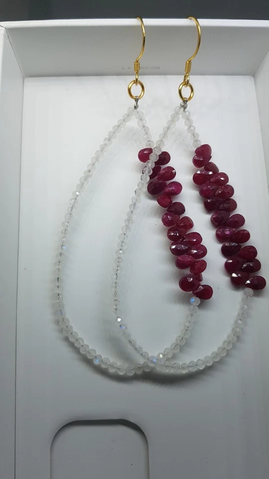 Pietra di luna arcobaleno e pietra preziosa rubino orecchino in argento sterl... - Immagine 1 di 4