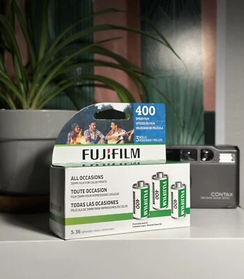 FujiFilm Fujicolor 400 Color Negative 35mm (36 Exposures, 3-Pack) - Image 1 of 2