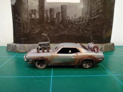 Veicoli diecast in scala 1:64 customizzatiinvecchiati   - Immagine 1 di 4