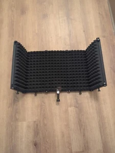 Studio Microphone Isolation Shield - Picture 1 of 3