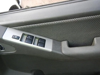 NISSAN NAVARA RIGHT FRONT POWER WINDOW SWITCH MASTER SWITCH D22,04/1997-08/2015 - image 1 of 4