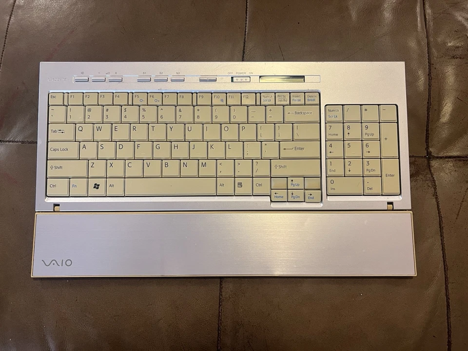 SONY VAIO VGP-WKB5US Series Wireless Keyboard, Silver, For Vintage Vaio Systems - Image 1 of 4