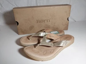 Sandalias con chanclas Born Amelie doradas y tostadas para mujer talla 8M - Imagen 1 de 6