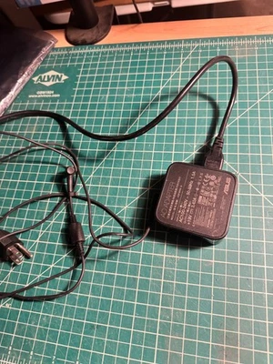 Adaptador de CA original ASUS 65W ADP-65GD B para ASUS X550LA-XH51 X551MA X552CL 3,42A Foto 1 de 4