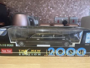 Sun Star 2000 Lincoln Town Car Limousine 1:18 Scale Diecast Model Limo BLACK - Picture 1 of 4
