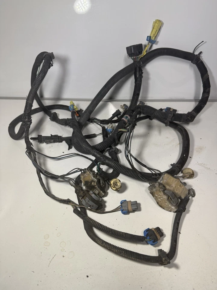 Arnés de cables para faros Chevrolet Suburban Tahoe GMC Yukon 1998 1999 15313012 Foto 1 de 4