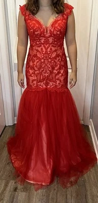 Vestido Sherri Hill Vestido Desfile Rojo Encaje Tul Sirena Talla 12 Funciona Pequeño Talla 8 Foto 1 de 4