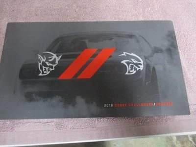 Nuevo de Lote Antiguo Dodge Challenger Charger Hellcat SRT Demon Sales Folleto Catálogo Foto 1 de 4