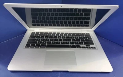Apple MacBook Air 13.3" Core 2 Duo 1.60GHZ 2GB 80GB MB003LL/A (2008) (1005732-1) Foto 1 de 4