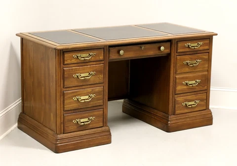 JASPER CABINET Americana Oak Leather Top Traditional Executive Desk Cover