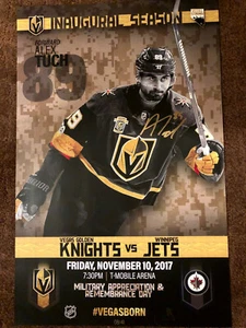 POSTER AUTOGRAFATO #08/41 ALEX TUCH VEGAS GOLDEN KNIGHTS FIRMATO - Foto 1 di 1