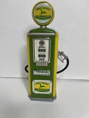 Bomba de gas John Deere fundida a presión 1:18 estilo caja de cambios años 50  Foto 1 de 4