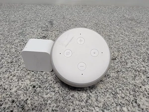 Amazon Echo Dot 3rd Gen Smart Speaker Glacier White D9N29T  - Picture 1 of 6