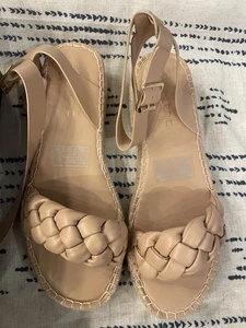 Nude Puffy Woven Slide Sandals Women’s 10 ~ NEW - Picture 1 of 3