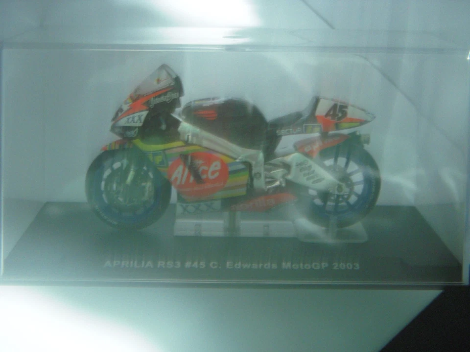 Aprilia rs3 2003 C.Edwards edicola 1:22 - Immagine 1 di 1
