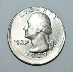 180f. A 1989 P WASHINGTON QUARTER ERROR, STRUCK OFF CENTER 30% - Picture 1 of 2