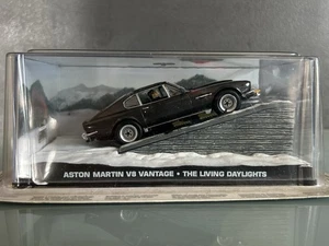 🚗 James Bond Modellauto –Aston Martin V8 Vantage - Hauch des Todes - OVP - Bild 1 von 6