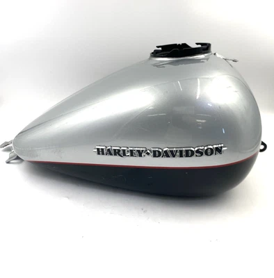 OEM Harley 61000015DUX Brilliant Silver Pearl Black tanque de gasolina 08-24 Touring Foto 1 de 4