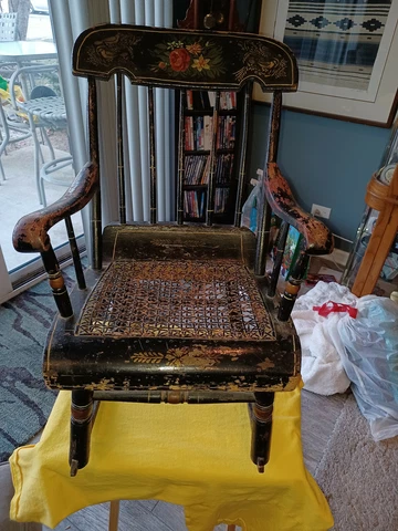ANTIQUE CHILDS ROCKING CHAIR  EXCELLENT CONDITION Cover