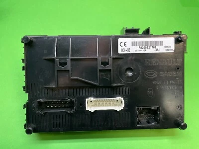 Centralita UCH Renault Clio II P8200621762 28118084-2A 28118084 281180842A - Immagine 1 di 2