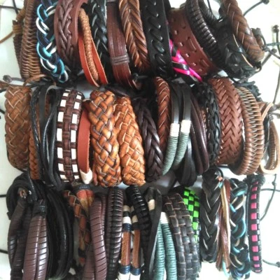 Lotes a granel 30 piezas pulseras de cuero para hombre estilos pulseras surtidas Foto 1 de 4