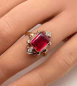 VINTAGE LADIES 10K YELLOW GOLD LAB CREATED RUBY RING + CZs SIZE 5.5 RING - Picture 1 of 10