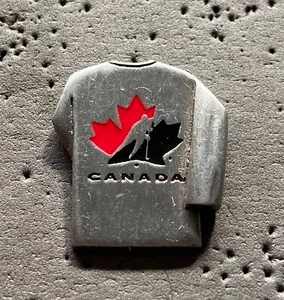 Team Canada Pewter Jersey Hockey Pin - Imagen 1 de 1