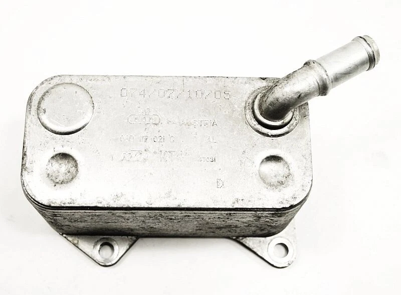 Enfriador de aceite 2.0T Audi A3 A4 TT VW Eos Jetta GTI Mk5 Passat B6 - 06D 117 021 C Foto 1 de 1