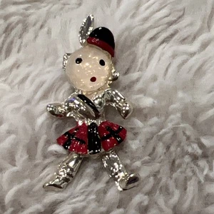 VINTAGE 1950'S ERA JELLY BELLY SCOTTISH KILT SKIRT Scatter Lapel Pin Missing Pin - Picture 1 of 8