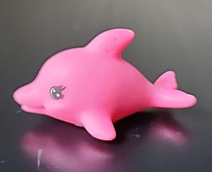 Rosa Delphin Squirter Spielzeug Vinyl 2" Badespielzeug - Bild 1 von 8