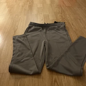 Pantalón Zella Active (NIÑAS Talla 8/10) - Imagen 1 de 7
