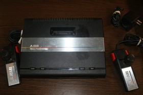 Atari 7800 Game Console Game System With 2 Controllers