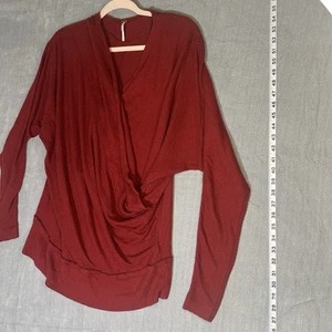 Free People Women’s Top Cozy With You Rib Knit Pullover Holly Berry Size Medium - Picture 1 of 6