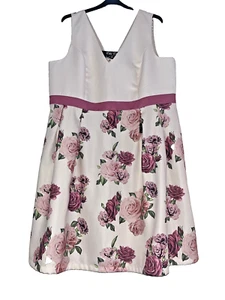 New With Tags Size 24 Chi Chi London Dress Floral Fit & Flare V-Neck Floral Prin - Picture 1 of 15