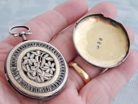 Unusually Large 1807 Silver novelty "Watch Case" Vinaigrette by Samuel Pemberton Cover