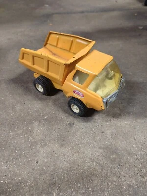 Camión de volteo Hoot 'N Hauler naranja de 8 pulgadas de acero prensado vintage de los años 70  Foto 1 de 4