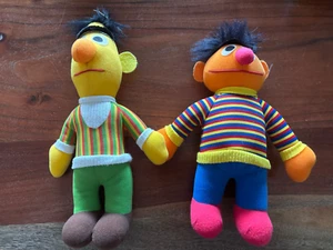 Original Plüsch Ernie und Bert Sesamstraße Pluschfigur Kuscheltier Stofftiert - Bild 1 von 7
