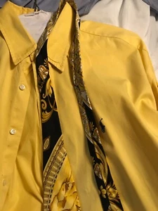 Professional and timeless 100% silk Versace Necktie-black and gold  - Picture 1 of 11